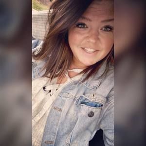 Meet your Posher, Claudia